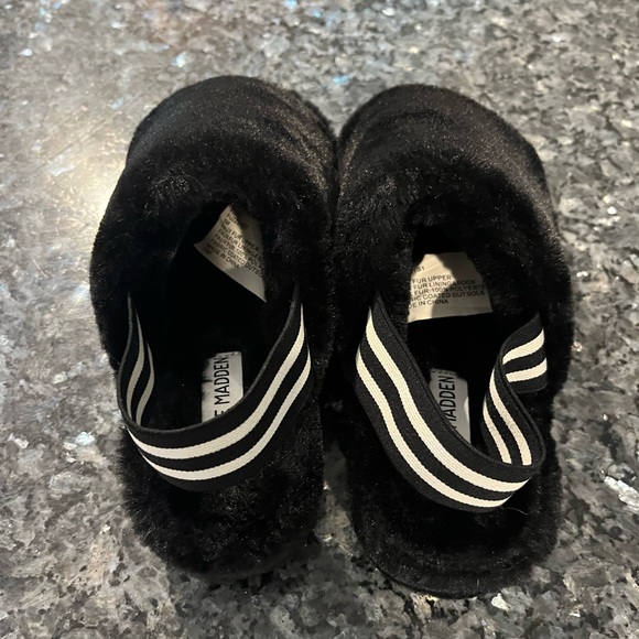 Steve Madden faux fur slippers - used a handful of times - Picture 3 of 7